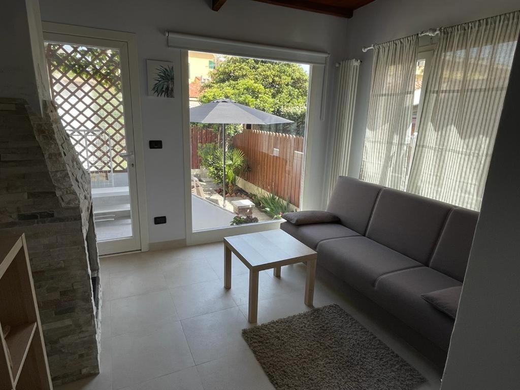 Azzurra House Lejlighed Marina Di Pisa Eksteriør billede